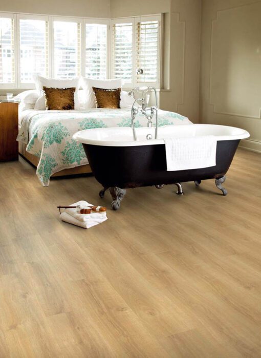 Clever Click Plus Scarlet Oak Wood Effect Luxury Vinyl Flooring